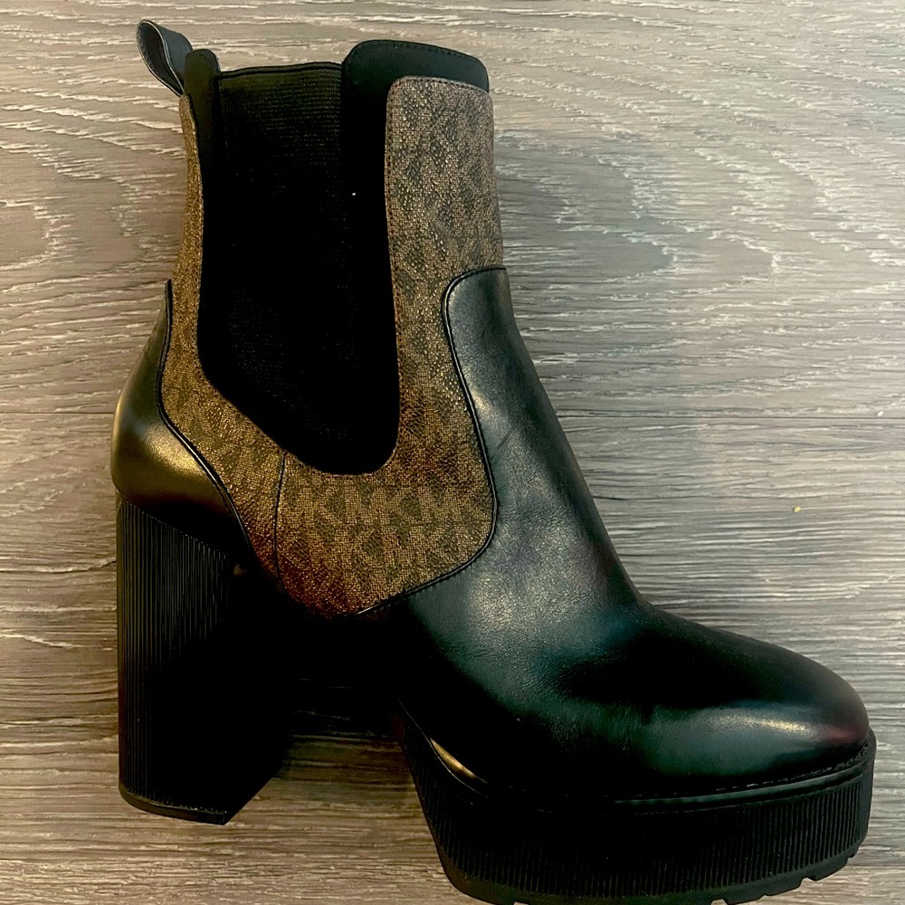 Like new Michael Kors heeled boots. Size 11